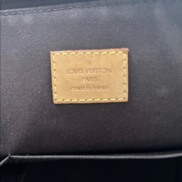 Louis Vuitton Bellevue Handbag Monogram Vernis GM Burgundy - Picture 8 of 10